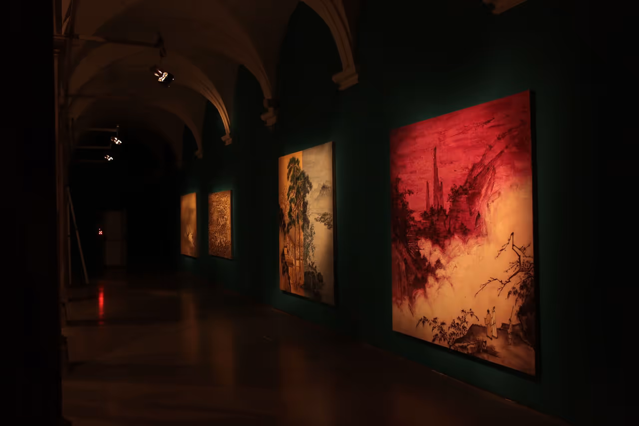 Pure Views Remote From Streams And Mountains