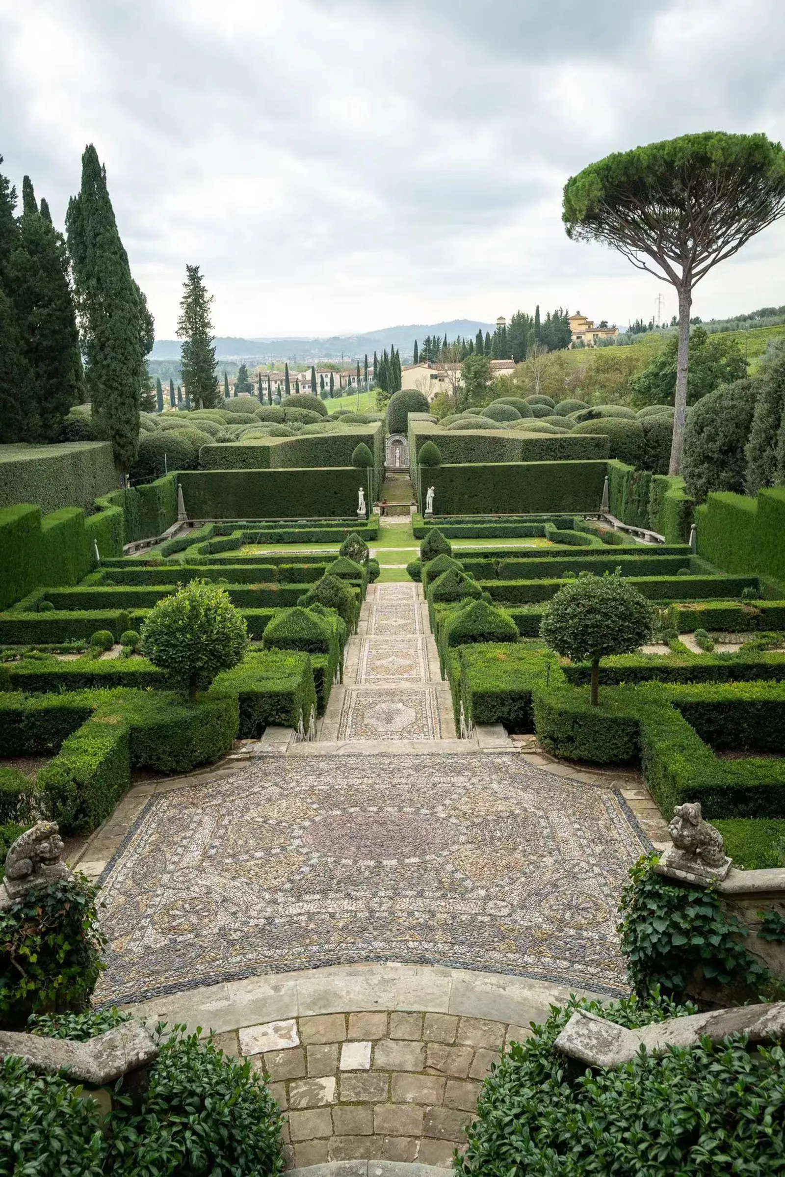 Caption: Villa I’Tatti gardens, May 2023, Photograph: Lü Peng